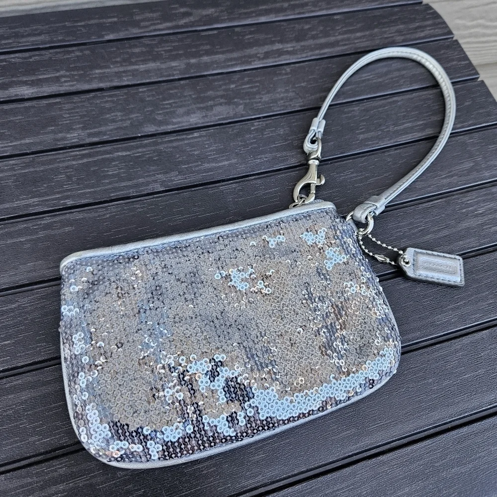 Coach Silver Sequin Wristlet Handbag Bag Small Zip Pouch Sparkly w Bag Charm